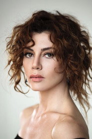 Gökçe Bahadır 