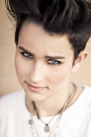 Bex Taylor-Klaus 
