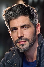 Kayvon Esmaili 