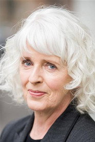 Julia Dearden 