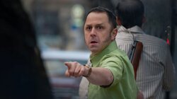 American Hostage 1.01