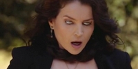Witches of East End 1.04