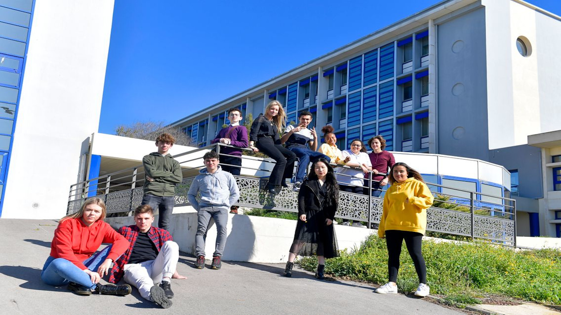 Askip Le College Se Raconte ASKIP, le collège se la raconte saison 2 épisode 13 : Episode 13 - Spin